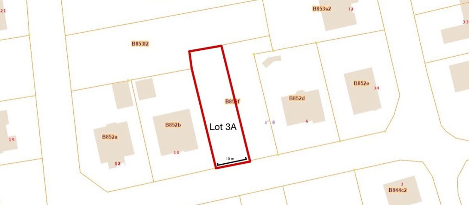 Een mooi perceel bouwgrond voor half open bebouwing, in een rustige woonstraat gelegen en toch vlakbij het centrum van Opglabbeek.
Het perceel heeft een breedte van 10 meter aan de straat en een diepte van 37,90 meter.
de bouwbreedte is 7 meter.
verkaveli