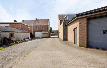 Gebouw voor gemengd gebruik te koop in Oudsbergen